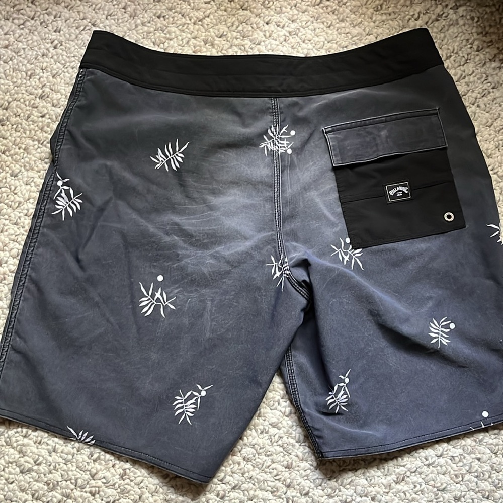 Billabong Men's Swim Shorts - Picture 5 of 10